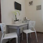 ハッピー ホテル 3*