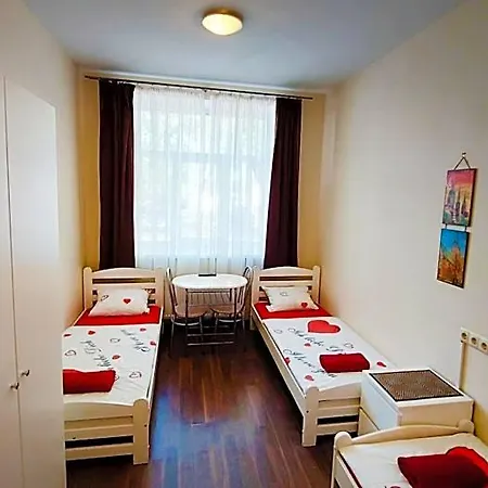 Happy Hotel